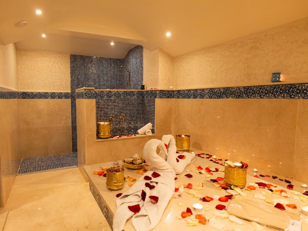 Hotel LA PALOMA 751 av Mlly Hassan bel Mehdi 93000 Tetouan Morocco bathroom