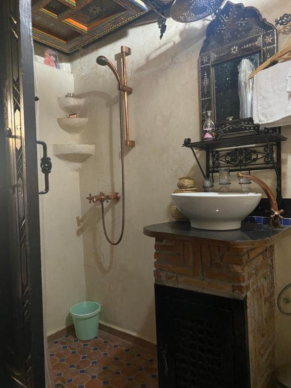 Riad Azurite bathroom
