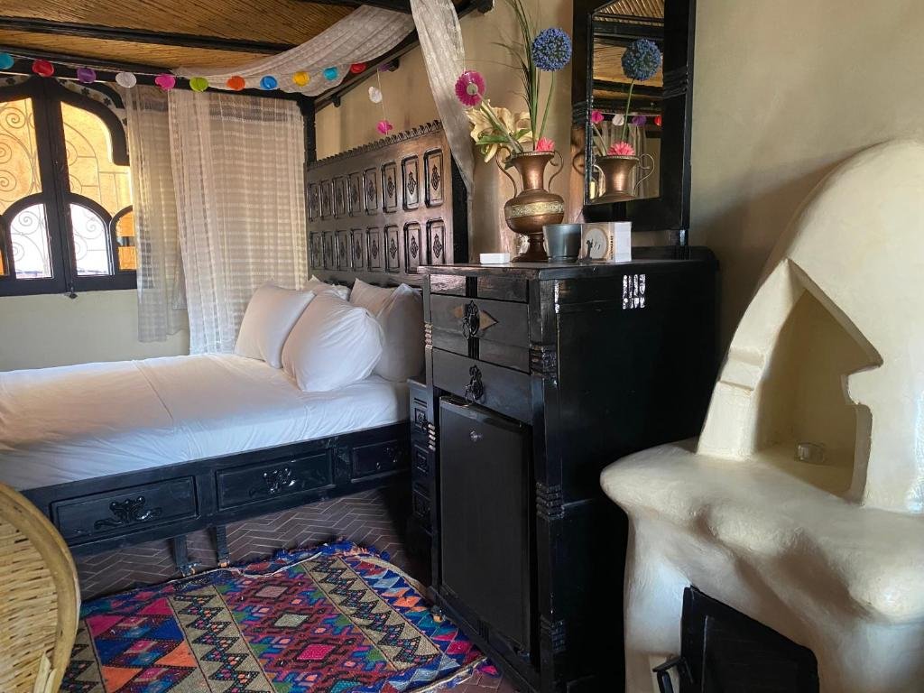 Riad Azurite bedroom