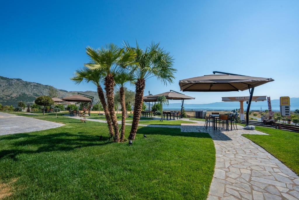 Porta e Alpeve Gradec Albania